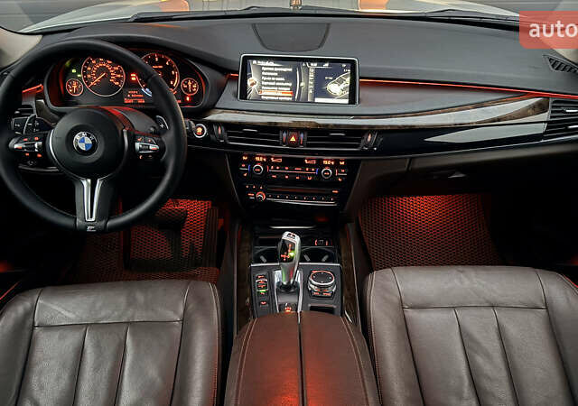 Белый БМВ Х5, объемом двигателя 3 л и пробегом 225 тыс. км за 28999 $, фото 19 на Automoto.ua