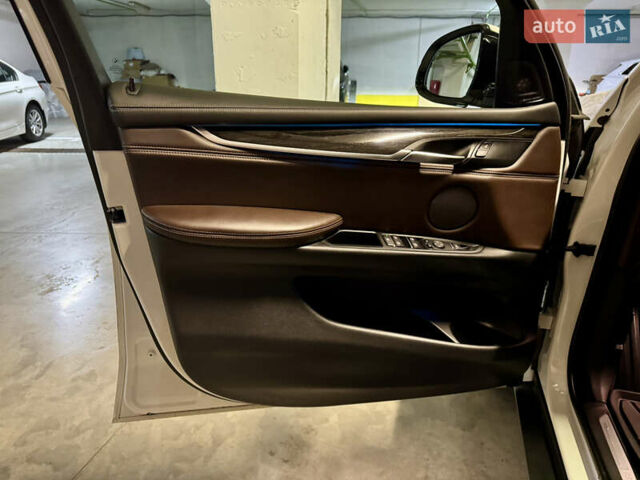 Білий БМВ Х5, об'ємом двигуна 3 л та пробігом 180 тис. км за 35000 $, фото 17 на Automoto.ua