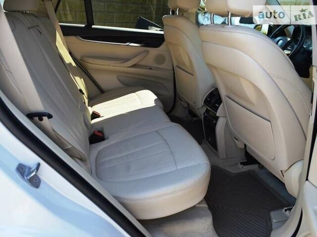 Белый БМВ Х5, объемом двигателя 3 л и пробегом 175 тыс. км за 21900 $, фото 27 на Automoto.ua