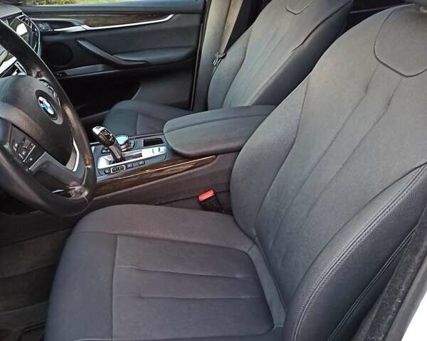 Белый БМВ Х5, объемом двигателя 2.99 л и пробегом 236 тыс. км за 24500 $, фото 23 на Automoto.ua