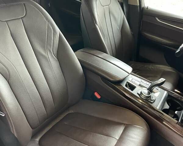 Белый БМВ Х5, объемом двигателя 2.98 л и пробегом 241 тыс. км за 19800 $, фото 8 на Automoto.ua