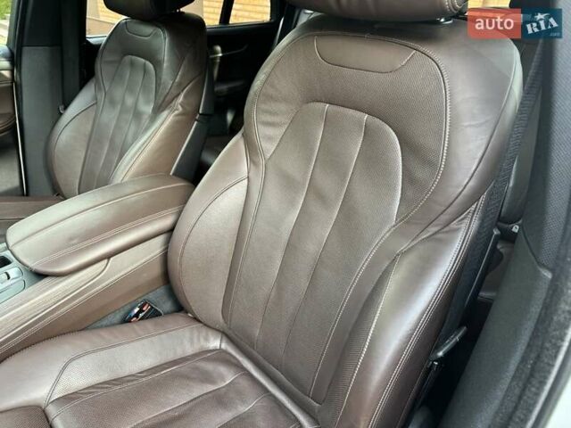 Білий БМВ Х5, об'ємом двигуна 2.99 л та пробігом 185 тис. км за 35500 $, фото 31 на Automoto.ua