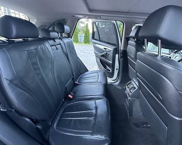Белый БМВ Х5, объемом двигателя 2.98 л и пробегом 139 тыс. км за 24000 $, фото 3 на Automoto.ua