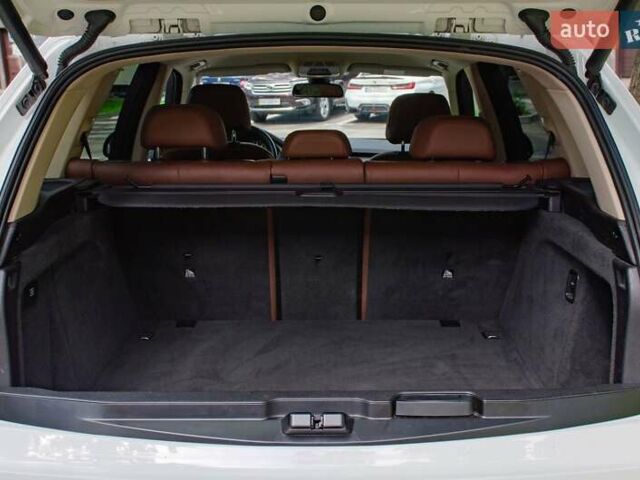 Белый БМВ Х5, объемом двигателя 2 л и пробегом 267 тыс. км за 23500 $, фото 16 на Automoto.ua