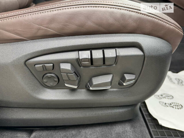 Білий БМВ Х5, об'ємом двигуна 2.99 л та пробігом 185 тис. км за 35000 $, фото 29 на Automoto.ua