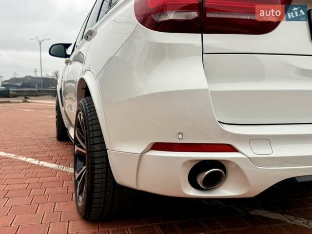 Белый БМВ Х5, объемом двигателя 2.99 л и пробегом 175 тыс. км за 31900 $, фото 37 на Automoto.ua