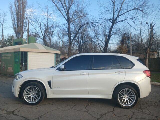 Белый БМВ Х5, объемом двигателя 3 л и пробегом 240 тыс. км за 31000 $, фото 5 на Automoto.ua