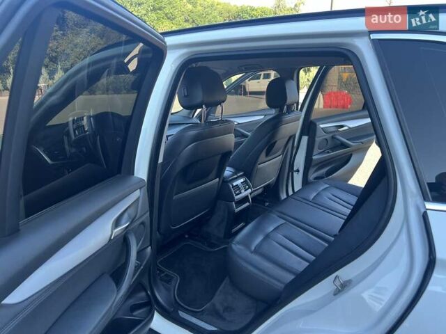 Белый БМВ Х5, объемом двигателя 2 л и пробегом 220 тыс. км за 27500 $, фото 9 на Automoto.ua