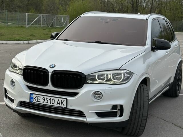 Белый БМВ Х5, объемом двигателя 3 л и пробегом 193 тыс. км за 23999 $, фото 1 на Automoto.ua