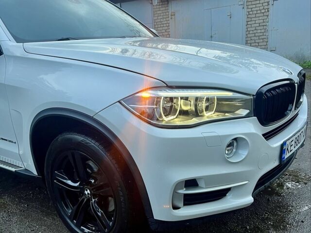 Белый БМВ Х5, объемом двигателя 3 л и пробегом 206 тыс. км за 29000 $, фото 17 на Automoto.ua