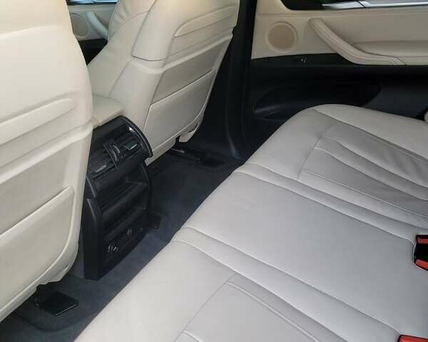 Білий БМВ Х5, об'ємом двигуна 3 л та пробігом 250 тис. км за 31000 $, фото 27 на Automoto.ua