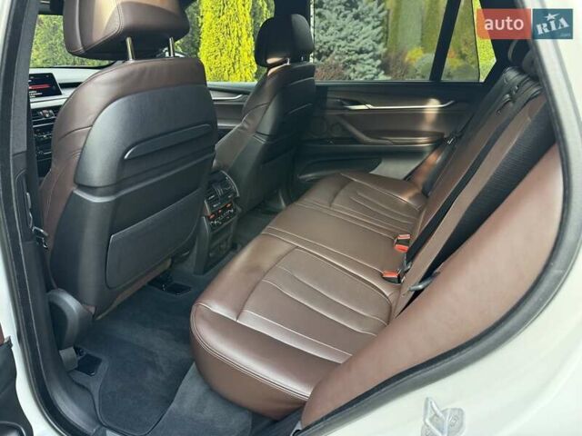 Білий БМВ Х5, об'ємом двигуна 2.99 л та пробігом 185 тис. км за 35500 $, фото 57 на Automoto.ua