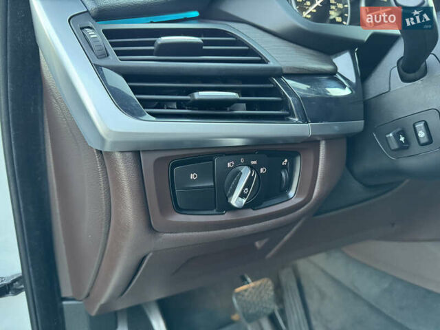 БМВ Х5 2014 в Днепре (Днепропетровске) на Automoto.ua Белый БМВ Х5, объемом двигателя 2.98 л и пробегом 140 тыс. км за 29000 $, фото 18 на Automoto.ua