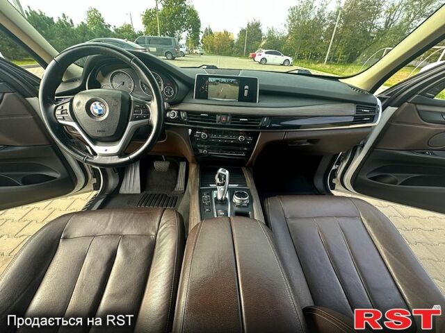 Білий БМВ Х5, об'ємом двигуна 3 л та пробігом 270 тис. км за 18950 $, фото 7 на Automoto.ua