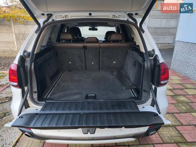 Белый БМВ Х5, объемом двигателя 3 л и пробегом 85 тыс. км за 25000 $, фото 12 на Automoto.ua