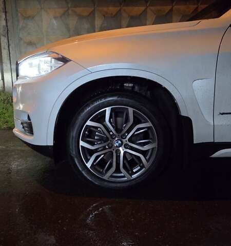 Белый БМВ Х5, объемом двигателя 2.98 л и пробегом 168 тыс. км за 26000 $, фото 6 на Automoto.ua