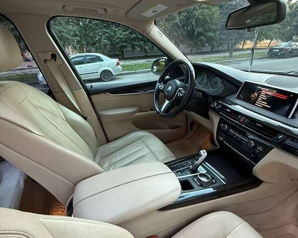 Белый БМВ Х5, объемом двигателя 3 л и пробегом 187 тыс. км за 21999 $, фото 16 на Automoto.ua
