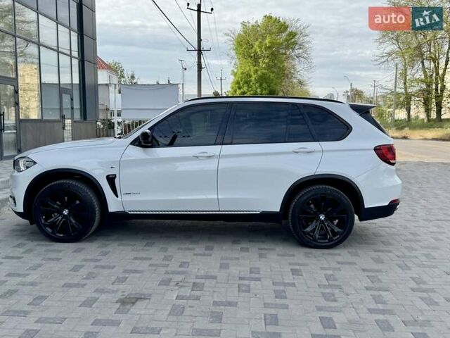 Білий БМВ Х5, об'ємом двигуна 2.99 л та пробігом 162 тис. км за 34300 $, фото 29 на Automoto.ua