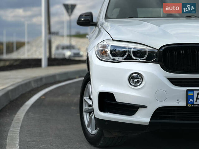 Белый БМВ Х5, объемом двигателя 2.98 л и пробегом 135 тыс. км за 20000 $, фото 4 на Automoto.ua