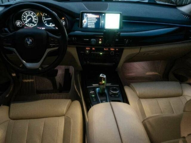 Белый БМВ Х5, объемом двигателя 3 л и пробегом 86 тыс. км за 3100 $, фото 6 на Automoto.ua