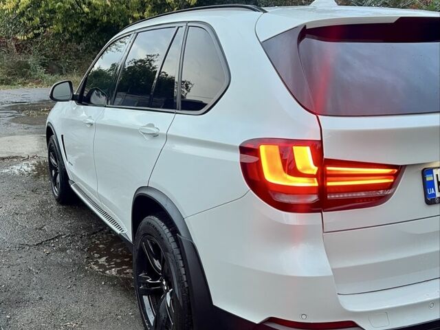 Белый БМВ Х5, объемом двигателя 3 л и пробегом 206 тыс. км за 29000 $, фото 10 на Automoto.ua