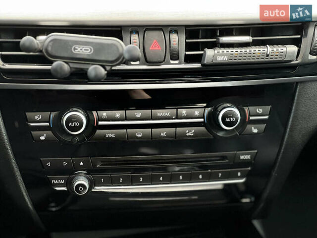 Белый БМВ Х5, объемом двигателя 2.98 л и пробегом 135 тыс. км за 20000 $, фото 30 на Automoto.ua