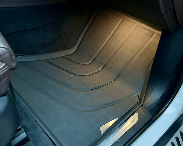 Белый БМВ Х5, объемом двигателя 2.99 л и пробегом 187 тыс. км за 25500 $, фото 64 на Automoto.ua