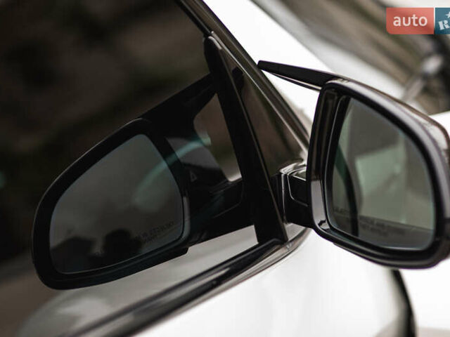 Белый БМВ Х5, объемом двигателя 4.39 л и пробегом 150 тыс. км за 26400 $, фото 3 на Automoto.ua