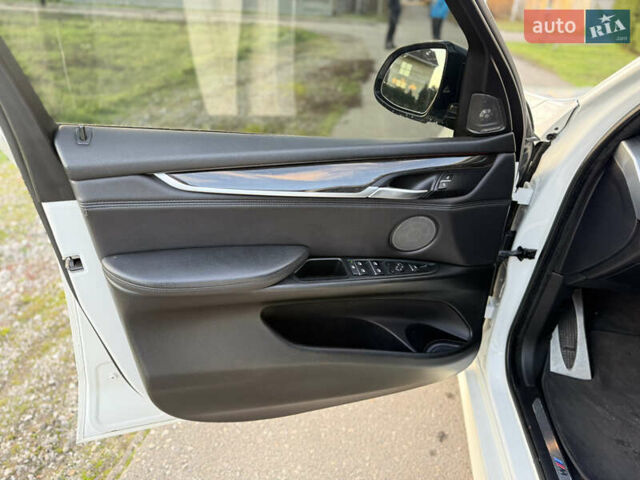 Белый БМВ Х5, объемом двигателя 3 л и пробегом 290 тыс. км за 25799 $, фото 14 на Automoto.ua