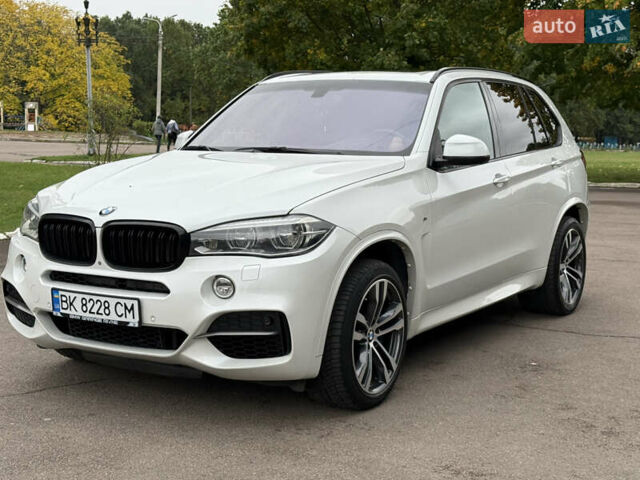 Білий БМВ Х5, об'ємом двигуна 2.99 л та пробігом 215 тис. км за 35000 $, фото 31 на Automoto.ua