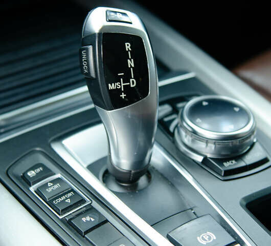 Белый БМВ Х5, объемом двигателя 2 л и пробегом 267 тыс. км за 21900 $, фото 9 на Automoto.ua