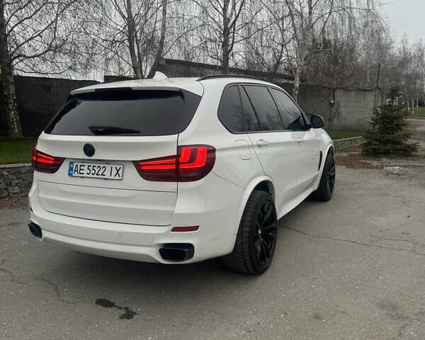 Белый БМВ Х5, объемом двигателя 3 л и пробегом 200 тыс. км за 25000 $, фото 3 на Automoto.ua