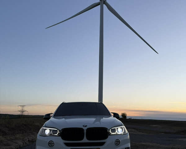 Белый БМВ Х5, объемом двигателя 2.99 л и пробегом 244 тыс. км за 21999 $, фото 2 на Automoto.ua