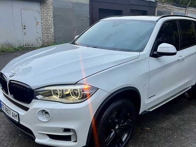 Белый БМВ Х5, объемом двигателя 3 л и пробегом 206 тыс. км за 29000 $, фото 13 на Automoto.ua
