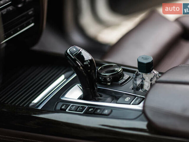 Белый БМВ Х5, объемом двигателя 4.39 л и пробегом 150 тыс. км за 26400 $, фото 4 на Automoto.ua