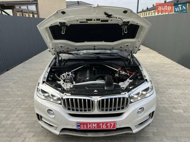 Белый БМВ Х5, объемом двигателя 3 л и пробегом 302 тыс. км за 18300 $, фото 15 на Automoto.ua