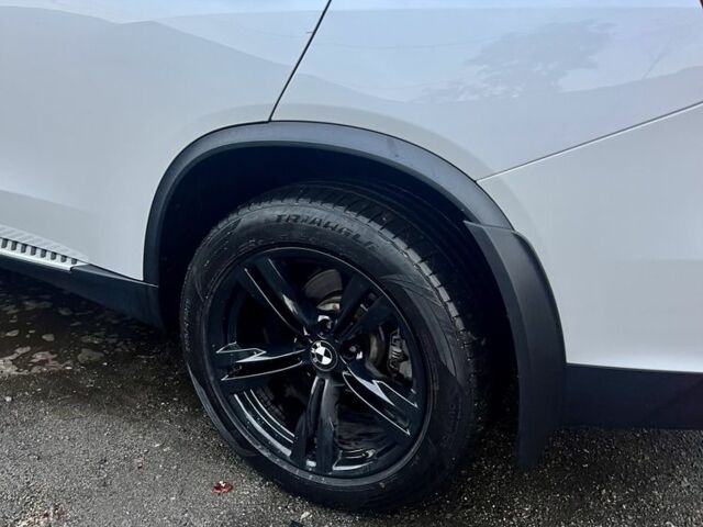 Белый БМВ Х5, объемом двигателя 3 л и пробегом 206 тыс. км за 29000 $, фото 11 на Automoto.ua