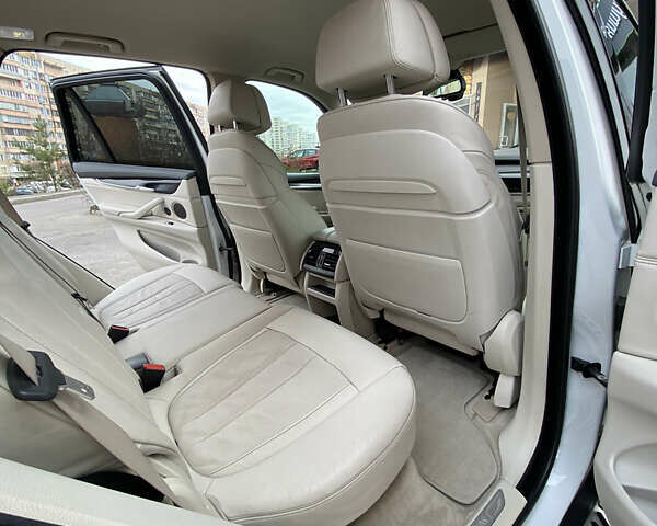 Білий БМВ Х5, об'ємом двигуна 2.99 л та пробігом 188 тис. км за 34800 $, фото 27 на Automoto.ua