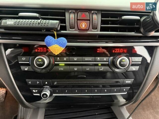 Белый БМВ Х5, объемом двигателя 2.99 л и пробегом 175 тыс. км за 31900 $, фото 76 на Automoto.ua