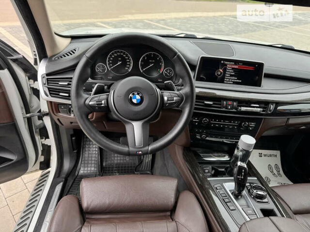 Білий БМВ Х5, об'ємом двигуна 2.99 л та пробігом 185 тис. км за 35000 $, фото 13 на Automoto.ua