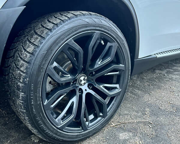 Белый БМВ Х5, объемом двигателя 2.99 л и пробегом 187 тыс. км за 25500 $, фото 15 на Automoto.ua