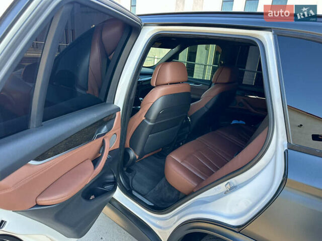 Белый БМВ Х5, объемом двигателя 2.99 л и пробегом 275 тыс. км за 25500 $, фото 20 на Automoto.ua