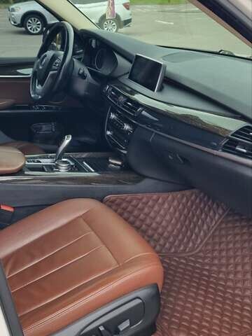 Белый БМВ Х5, объемом двигателя 2.98 л и пробегом 184 тыс. км за 22000 $, фото 15 на Automoto.ua