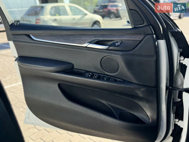 Белый БМВ Х5, объемом двигателя 2.98 л и пробегом 159 тыс. км за 20300 $, фото 23 на Automoto.ua