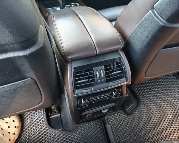 Белый БМВ Х5, объемом двигателя 3 л и пробегом 85 тыс. км за 25000 $, фото 7 на Automoto.ua