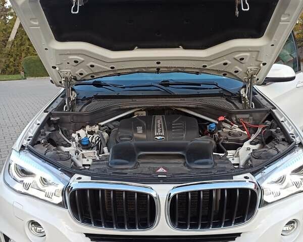 Белый БМВ Х5, объемом двигателя 2.99 л и пробегом 236 тыс. км за 24500 $, фото 33 на Automoto.ua