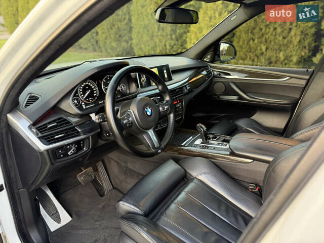 Белый БМВ Х5, объемом двигателя 3 л и пробегом 290 тыс. км за 25799 $, фото 6 на Automoto.ua