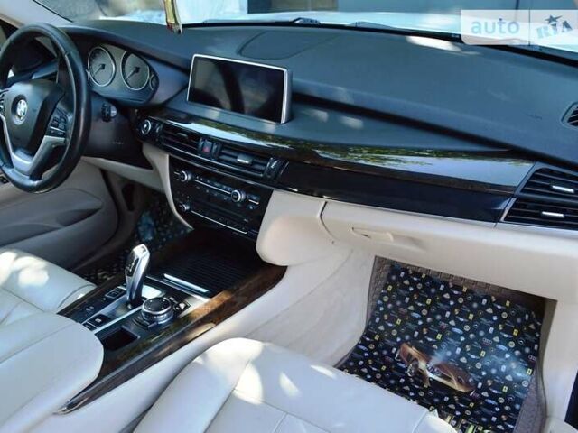 Белый БМВ Х5, объемом двигателя 3 л и пробегом 175 тыс. км за 21900 $, фото 26 на Automoto.ua