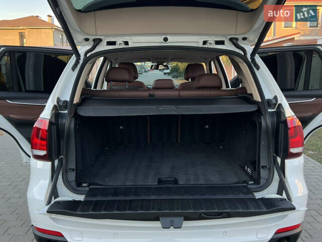 Белый БМВ Х5, объемом двигателя 2 л и пробегом 169 тыс. км за 23800 $, фото 80 на Automoto.ua