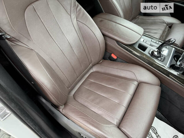 Білий БМВ Х5, об'ємом двигуна 2.99 л та пробігом 185 тис. км за 35000 $, фото 30 на Automoto.ua